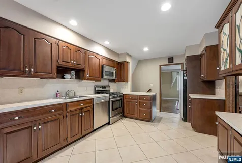 $1,100,000 | 485 Eisenhower Court, Wyckoff, NJ 07481