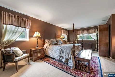 $1,100,000 | 485 Eisenhower Court, Wyckoff, NJ 07481