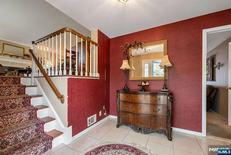 $1,100,000 | 485 Eisenhower Court, Wyckoff, NJ 07481