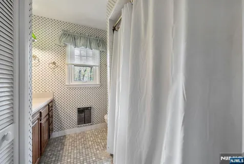 $1,100,000 | 485 Eisenhower Court, Wyckoff, NJ 07481