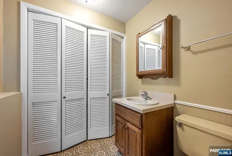 $1,100,000 | 485 Eisenhower Court, Wyckoff, NJ 07481