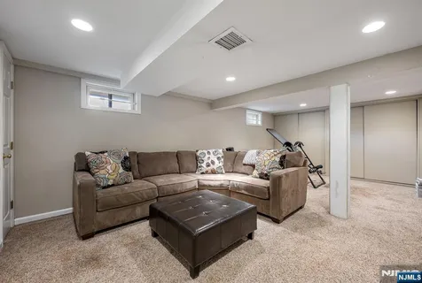 $1,100,000 | 485 Eisenhower Court, Wyckoff, NJ 07481
