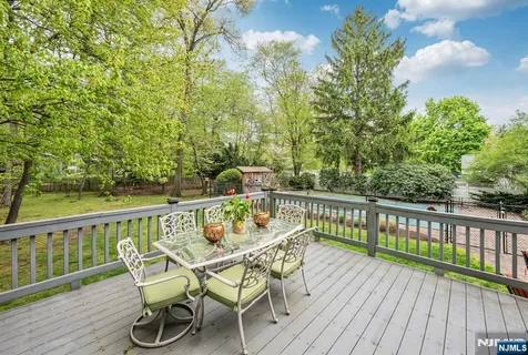 $1,100,000 | 485 Eisenhower Court, Wyckoff, NJ 07481