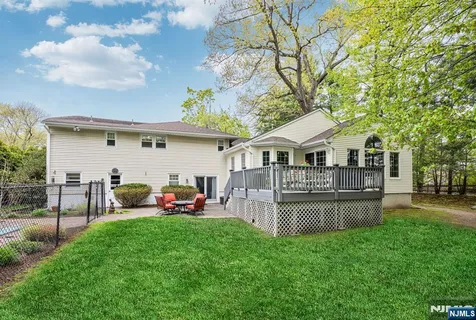 $1,100,000 | 485 Eisenhower Court, Wyckoff, NJ 07481