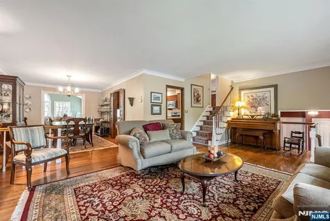 $1,100,000 | 485 Eisenhower Court, Wyckoff, NJ 07481