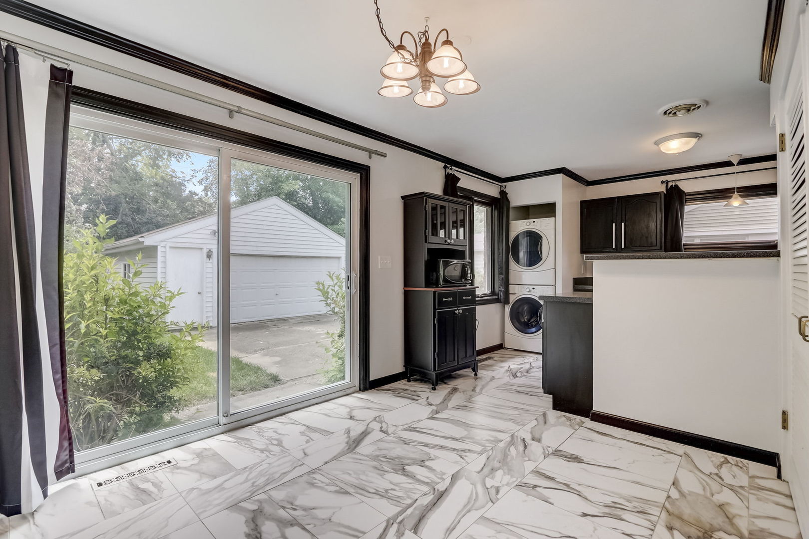 547 East Baldwin Road Palatine, IL 60074 - Photo 11 of 26 a very nice looking room with a large window