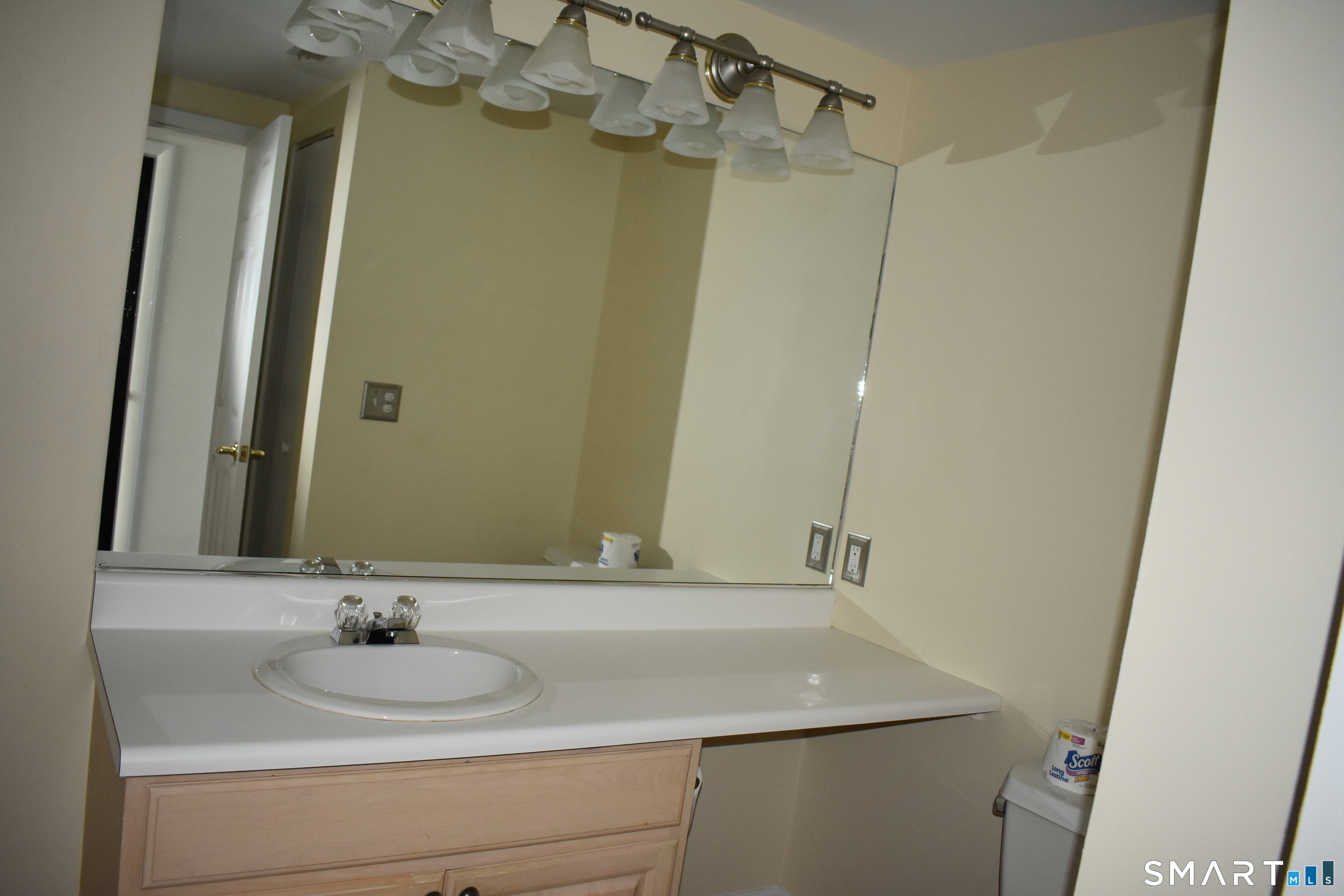 735 Popes Island Road, Unit 735 Milford, CT 06461 - Photo 14 of 23 Gallery Image 14