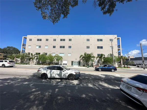 $2,999 | 2311 Northwest 22nd Avenue, Unit 202, Miami, FL 33142