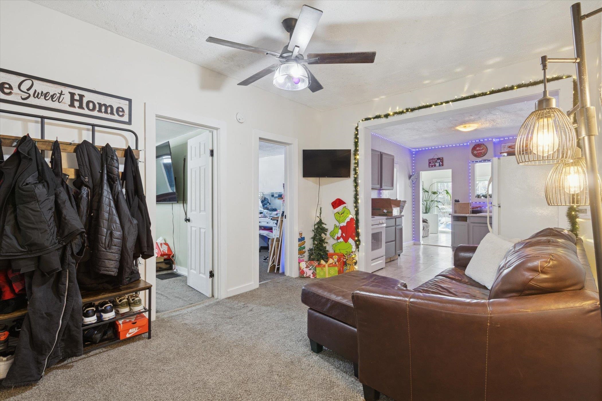 418 Adams Street Rockford, IL 61107 - Photo 2 of 26