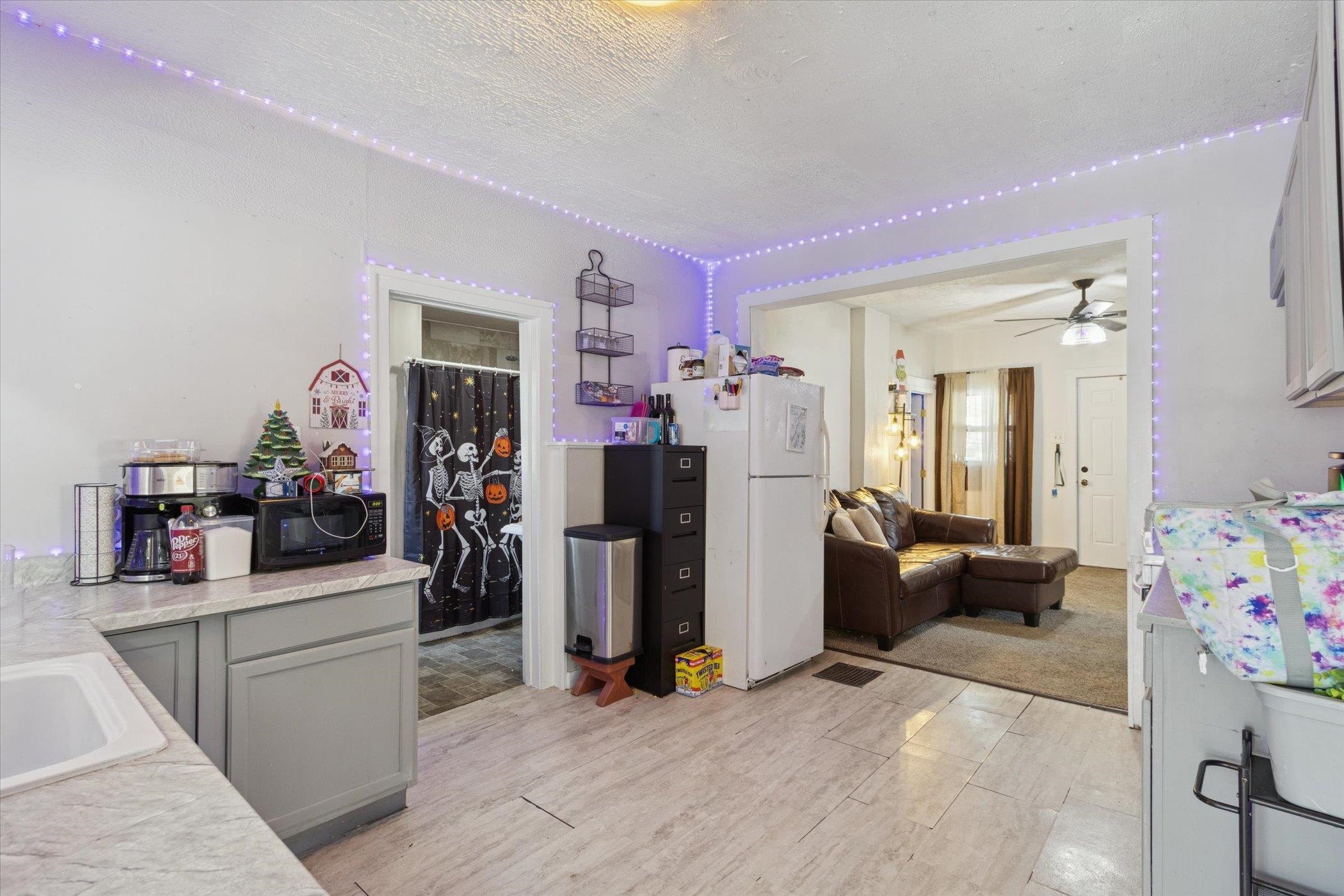 418 Adams Street Rockford, IL 61107 - Photo 5 of 26