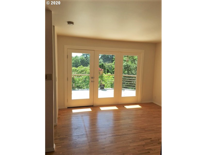 4301 Southwest Dosch Road Portland, OR 97239 - Photo 12 of 28