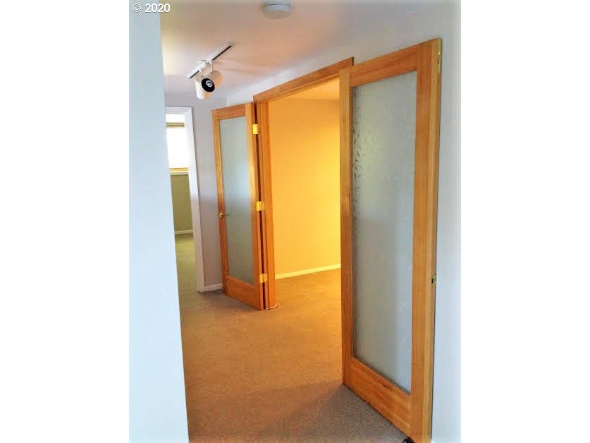 4301 Southwest Dosch Road Portland, OR 97239 - Photo 17 of 28
