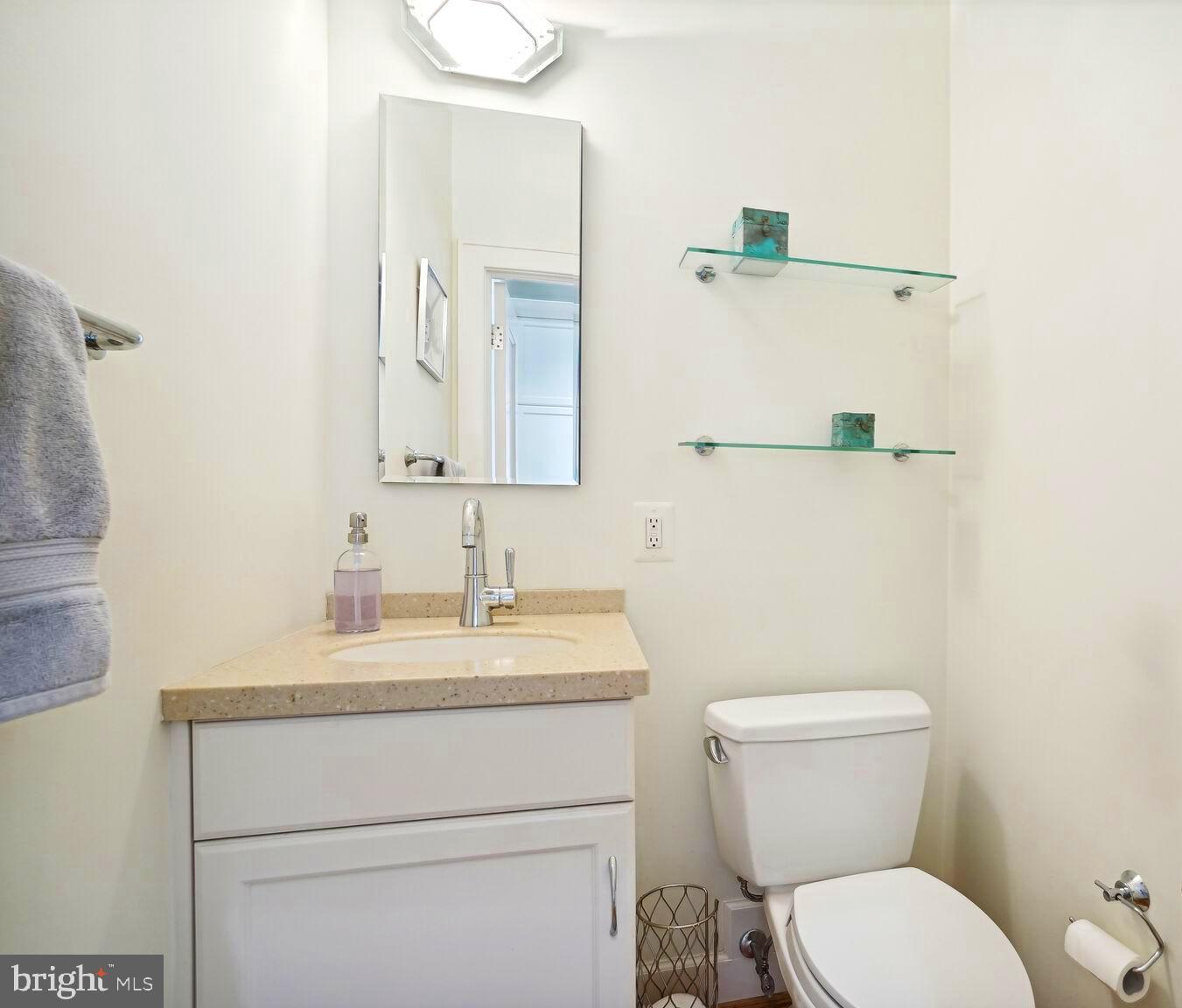 9829 Singleton Drive Bethesda, MD 20817 - Photo 11 of 29