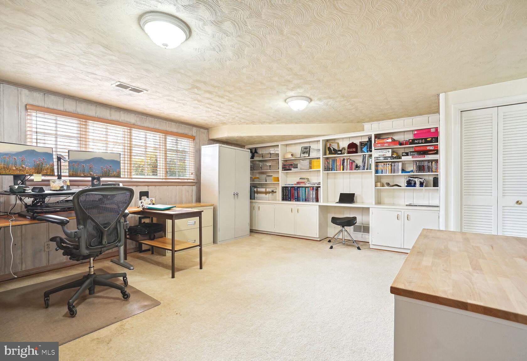 9829 Singleton Drive Bethesda, MD 20817 - Photo 18 of 29