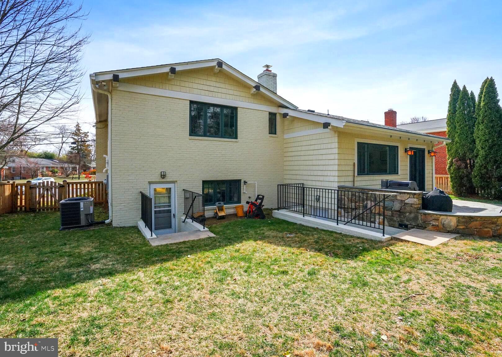 9829 Singleton Drive Bethesda, MD 20817 - Photo 22 of 29