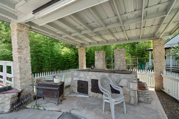 $1,776,000 | 3541 Highway 159, La Grange, TX 78945