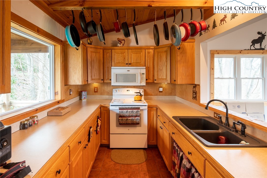 150 Blueridge View Trail Boone, NC 28607 - Photo 11 of 38 Gallery Image 11