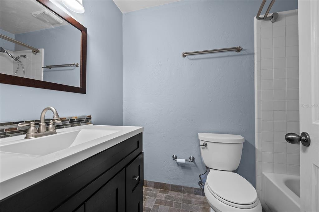 8402 Southwest 1st Avenue Gainesville, FL 32607 - Photo 3 of 33 Gallery Image 3