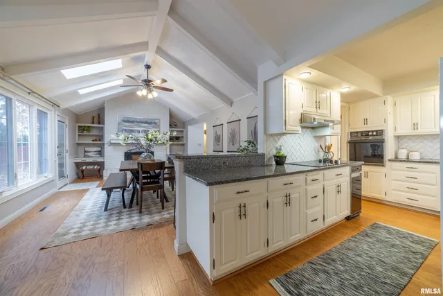 $324,000 | 1304 South 30th Street, Quincy, IL 62301