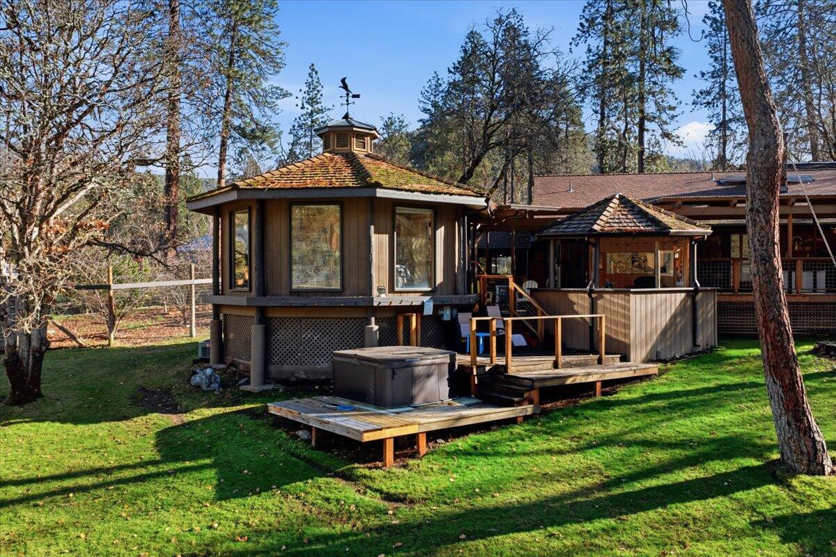 1407 Upper River Road Gold Hill, OR 97525 - Photo 30 of 58