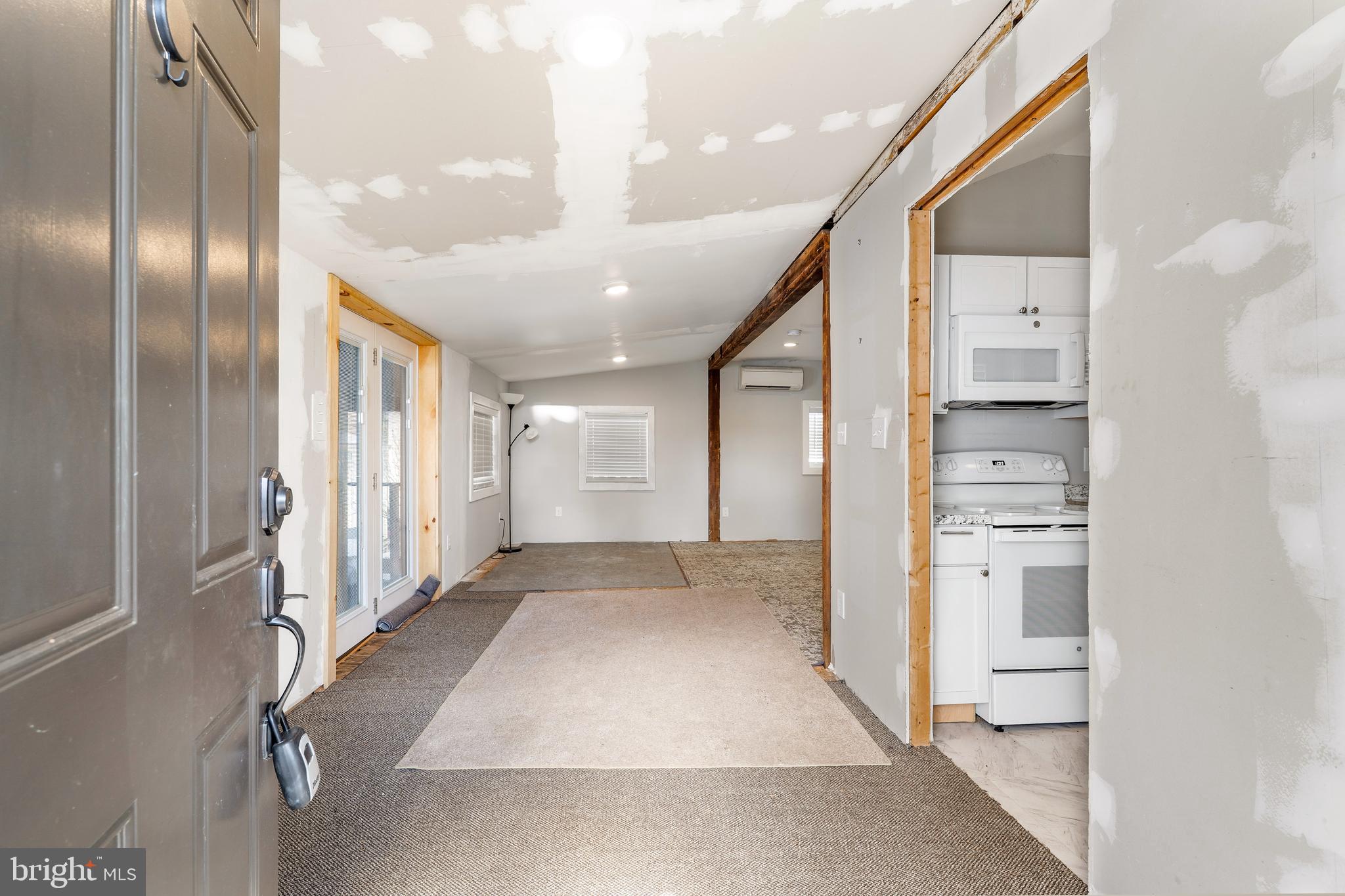 441 West Lewis Shore Road Elkton, MD 21921 - Photo 13 of 34 Table space