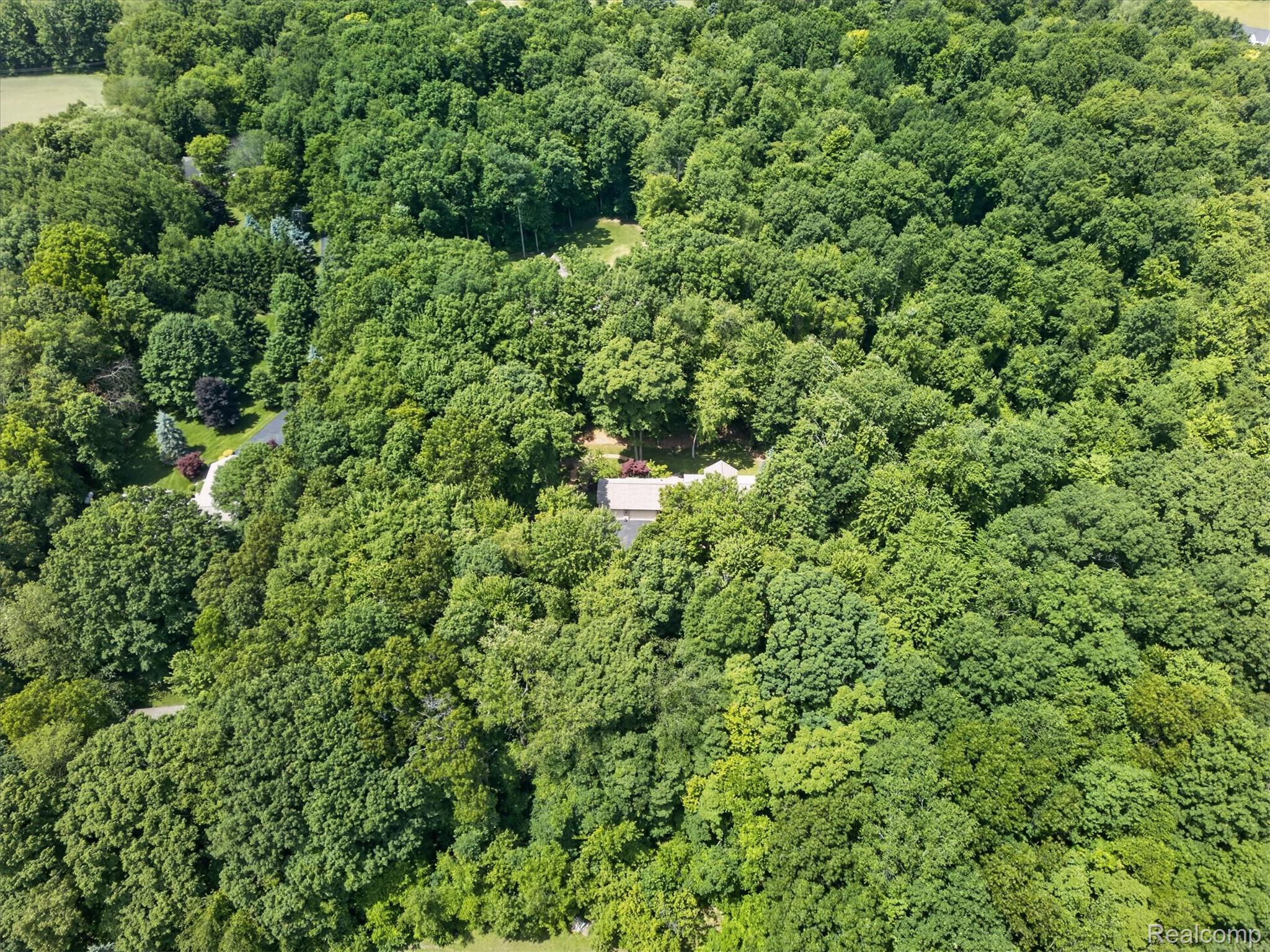 5388 Hartland Road Fenton, MI 48430 - Photo 67 of 74 66-5388-Hartland-Rd-WindowStill.jpg