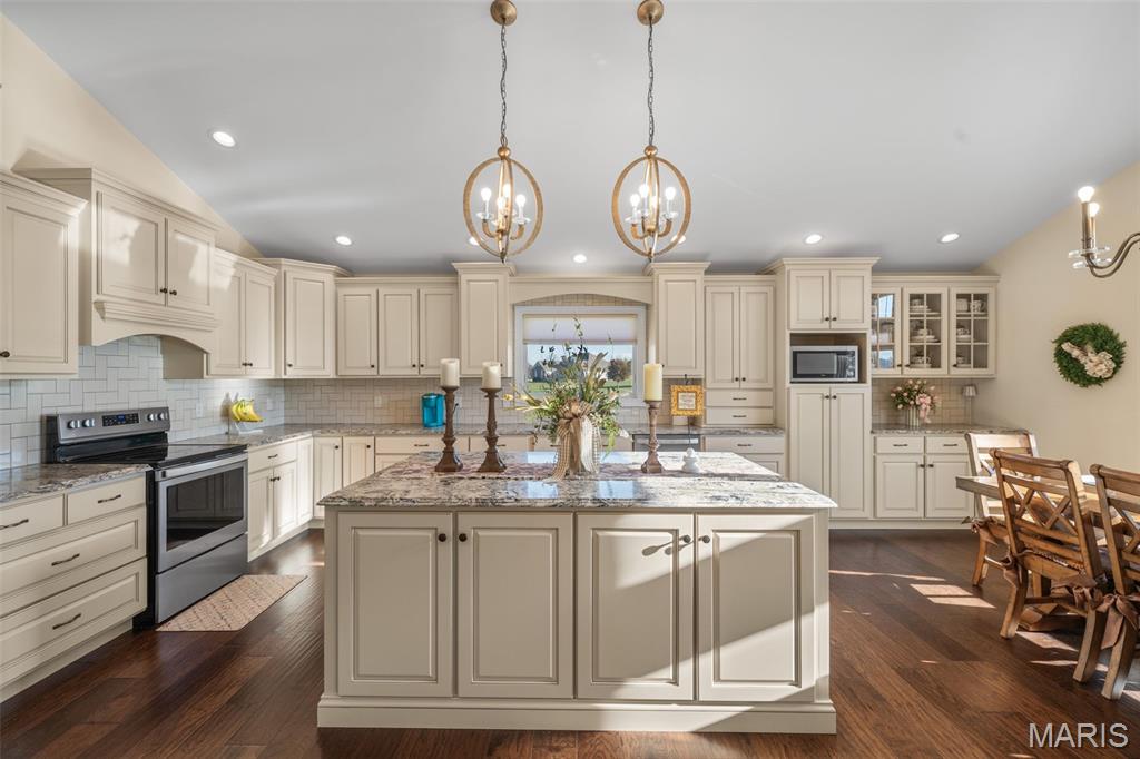 1006 Stone Creek Road Farmington, MO 63640 - Photo 12 of 61