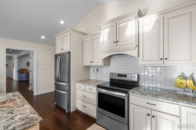 $699,900 | 1006 Stone Creek Road, Farmington, MO 63640