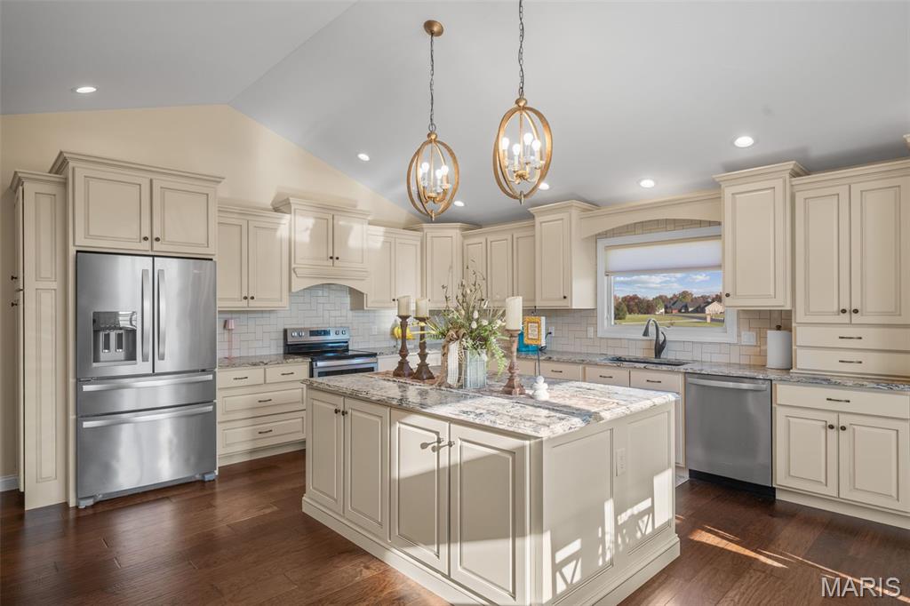 1006 Stone Creek Road Farmington, MO 63640 - Photo 16 of 61