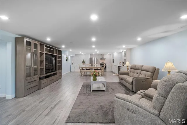 $699,900 | 1006 Stone Creek Road, Farmington, MO 63640