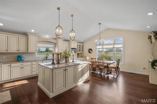 $699,900 | 1006 Stone Creek Road, Farmington, MO 63640