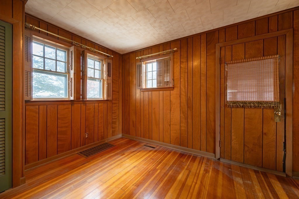 908 Bridge Road Northampton, MA 01060 - Photo 20 of 38 Gallery Image 20