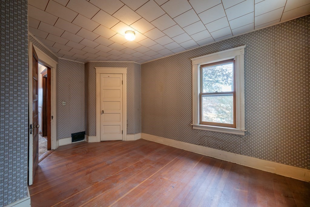 908 Bridge Road Northampton, MA 01060 - Photo 27 of 38 Gallery Image 27