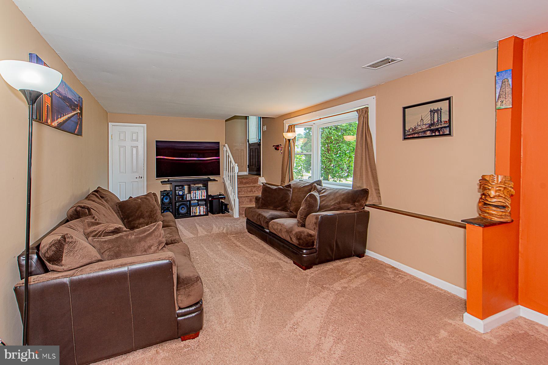1308 Tenbrook Road Odenton, MD 21113 - Photo 7 of 32 LIVING ROOM