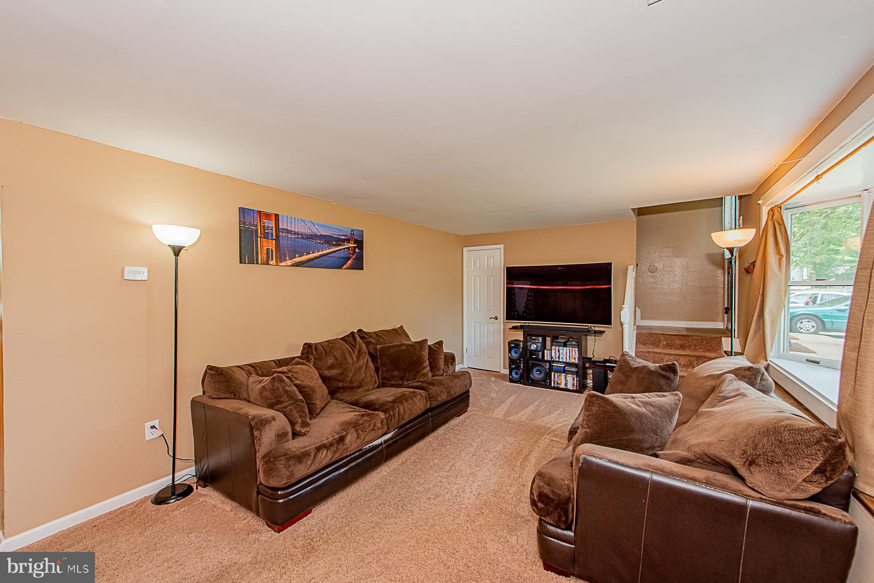 1308 Tenbrook Road Odenton, MD 21113 - Photo 8 of 32 LIVING ROOM