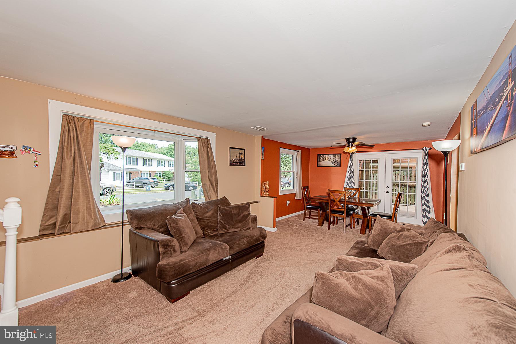 1308 Tenbrook Road Odenton, MD 21113 - Photo 9 of 32 LIVING ROOM