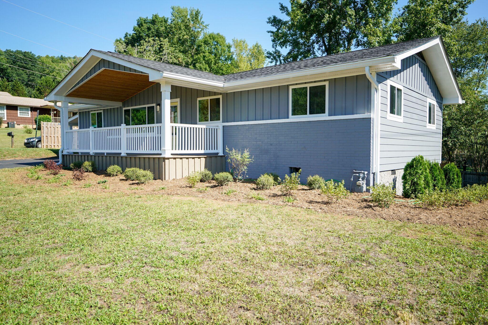 313 Browntown Road Chattanooga, TN 37415 - Photo 2 of 31 ZmpUk8uw