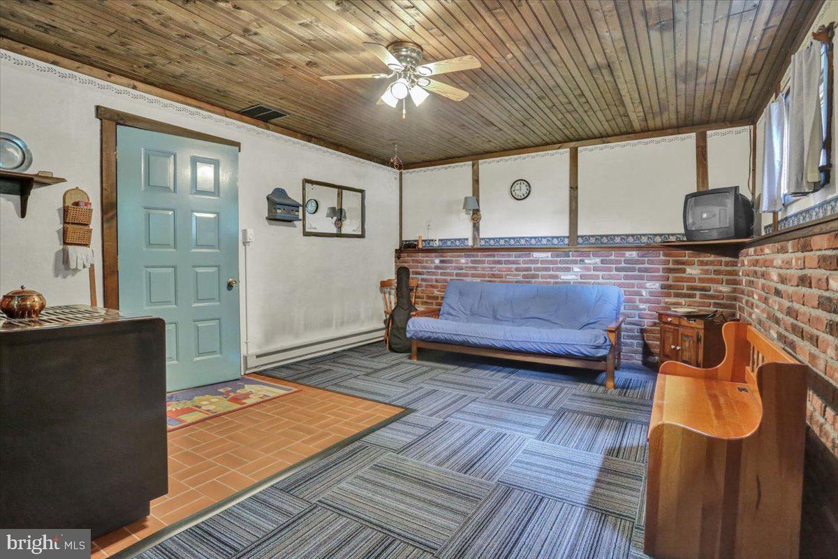 1435 Logan Street Reading, PA 19607 - Photo 19 of 33 Gallery Image 19