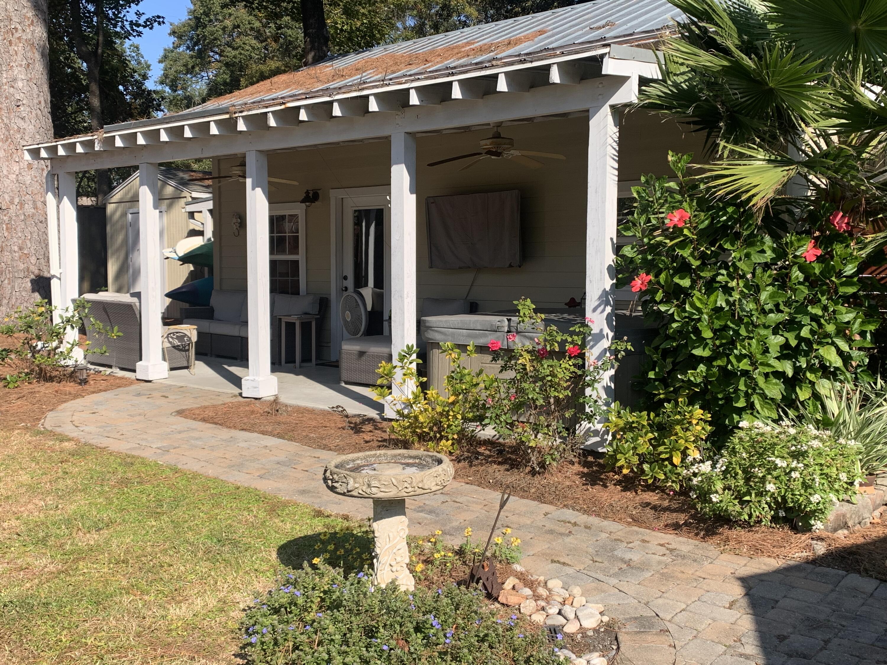 734 Powhatan Avenue Mount Pleasant, SC 29464 - Photo 4 of 13 Back Building Exterior 3