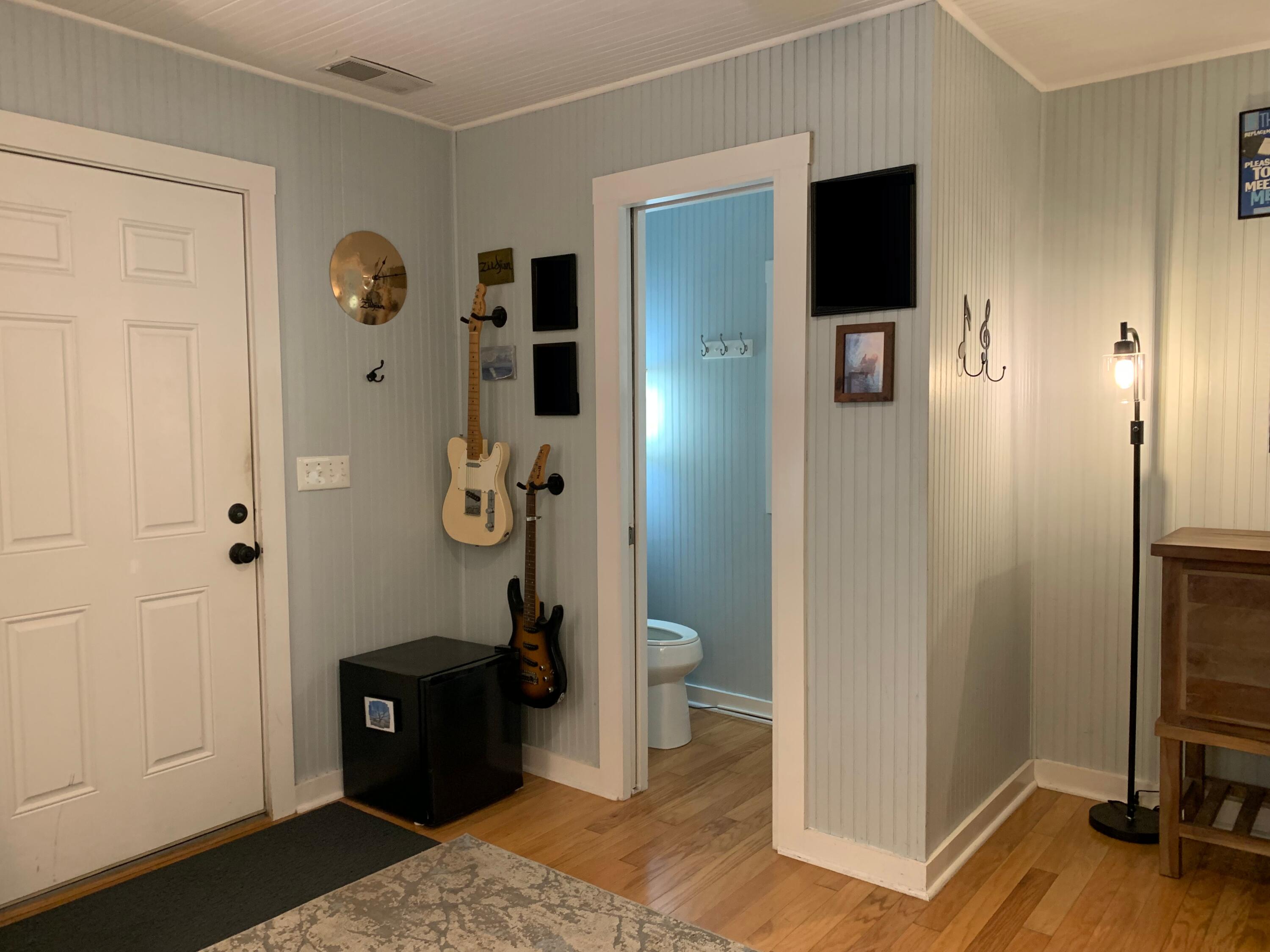 734 Powhatan Avenue Mount Pleasant, SC 29464 - Photo 9 of 13 Back Buiding 1