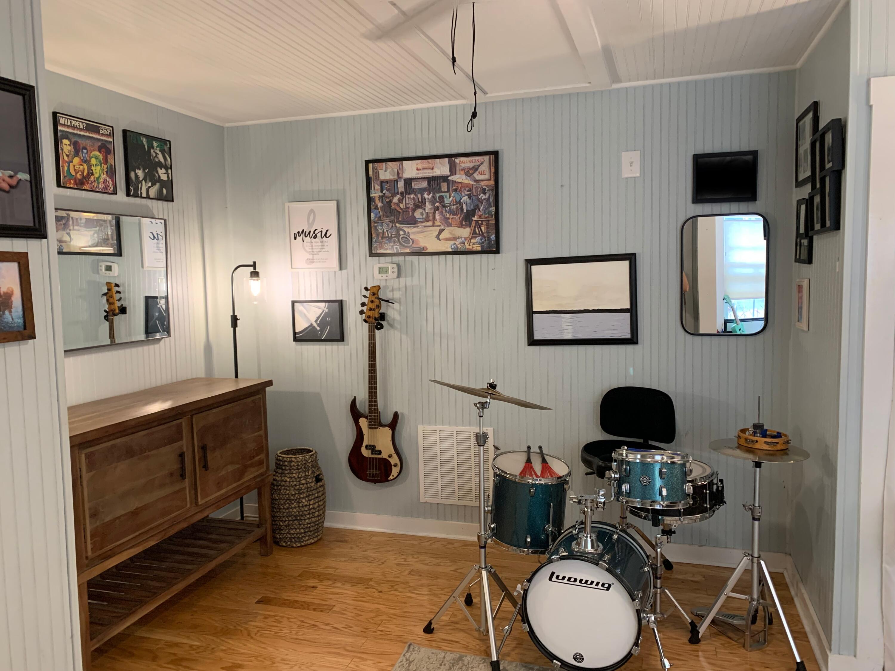 734 Powhatan Avenue Mount Pleasant, SC 29464 - Photo 10 of 13 Back Building 2