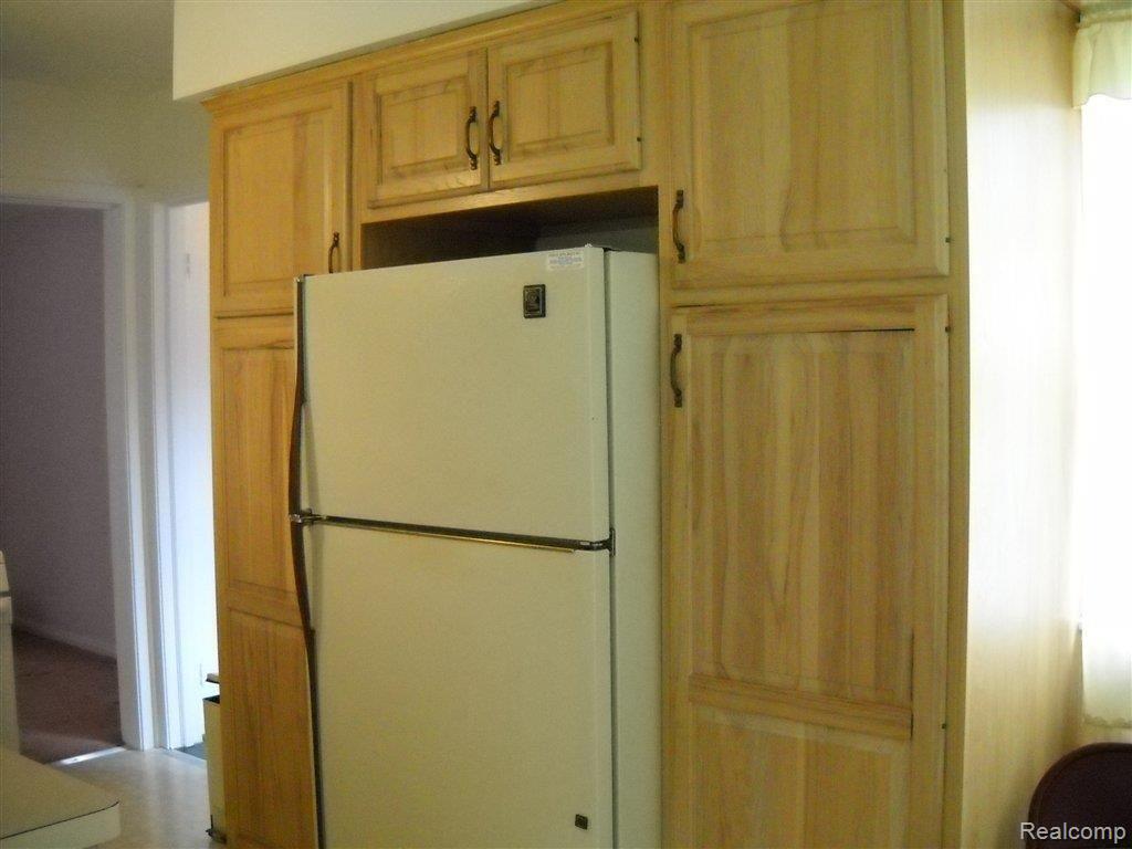 733 Middlesex Road Grosse Pointe, MI 48230 - Photo 11 of 19 098.JPG