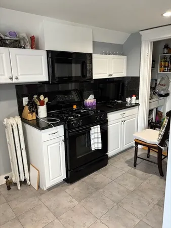 $2,050 | 284 Boston Avenue, Unit 3, Medford, MA 02155