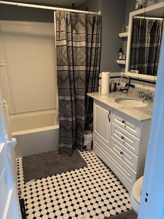 $2,050 | 284 Boston Avenue, Unit 3, Medford, MA 02155