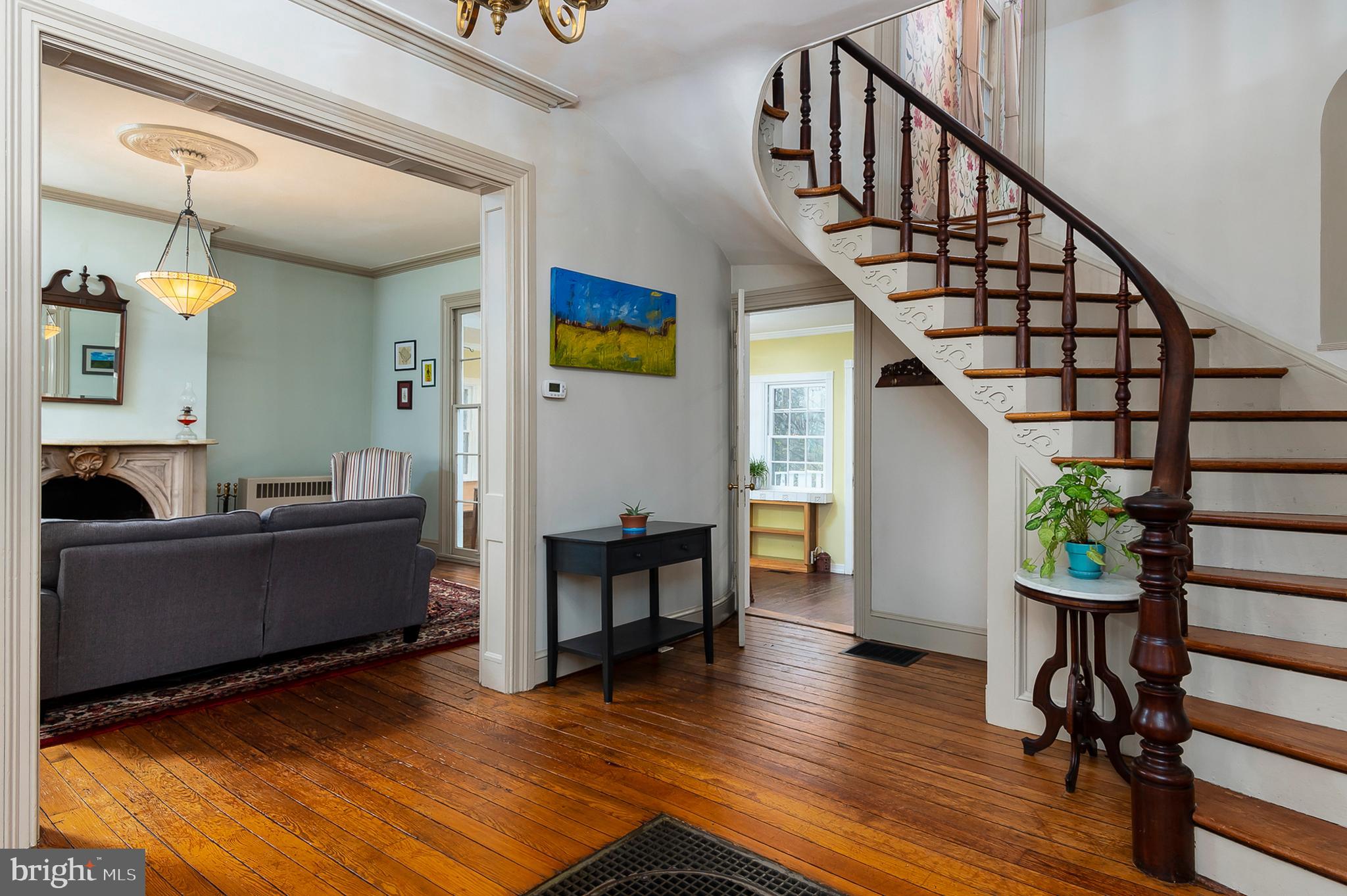 1532 South Rolling Road Baltimore, MD 21227 - Photo 11 of 37 Foyer to Living Room