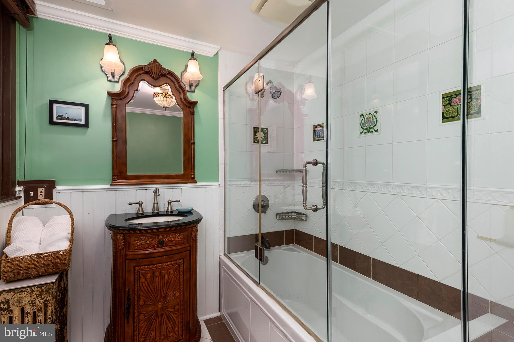 1532 South Rolling Road Baltimore, MD 21227 - Photo 23 of 37 Bath 2