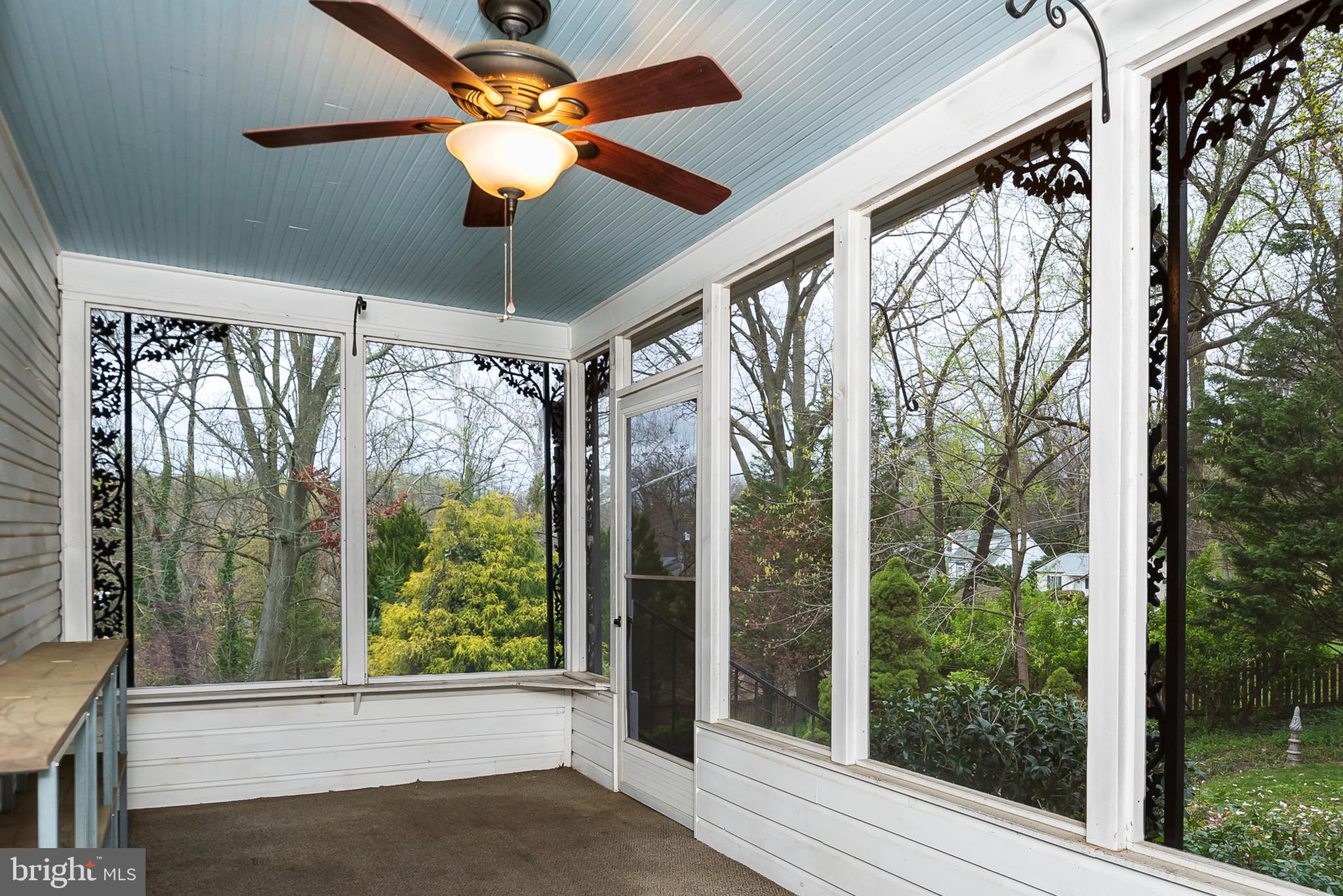 1532 South Rolling Road Baltimore, MD 21227 - Photo 29 of 37 Sunroom