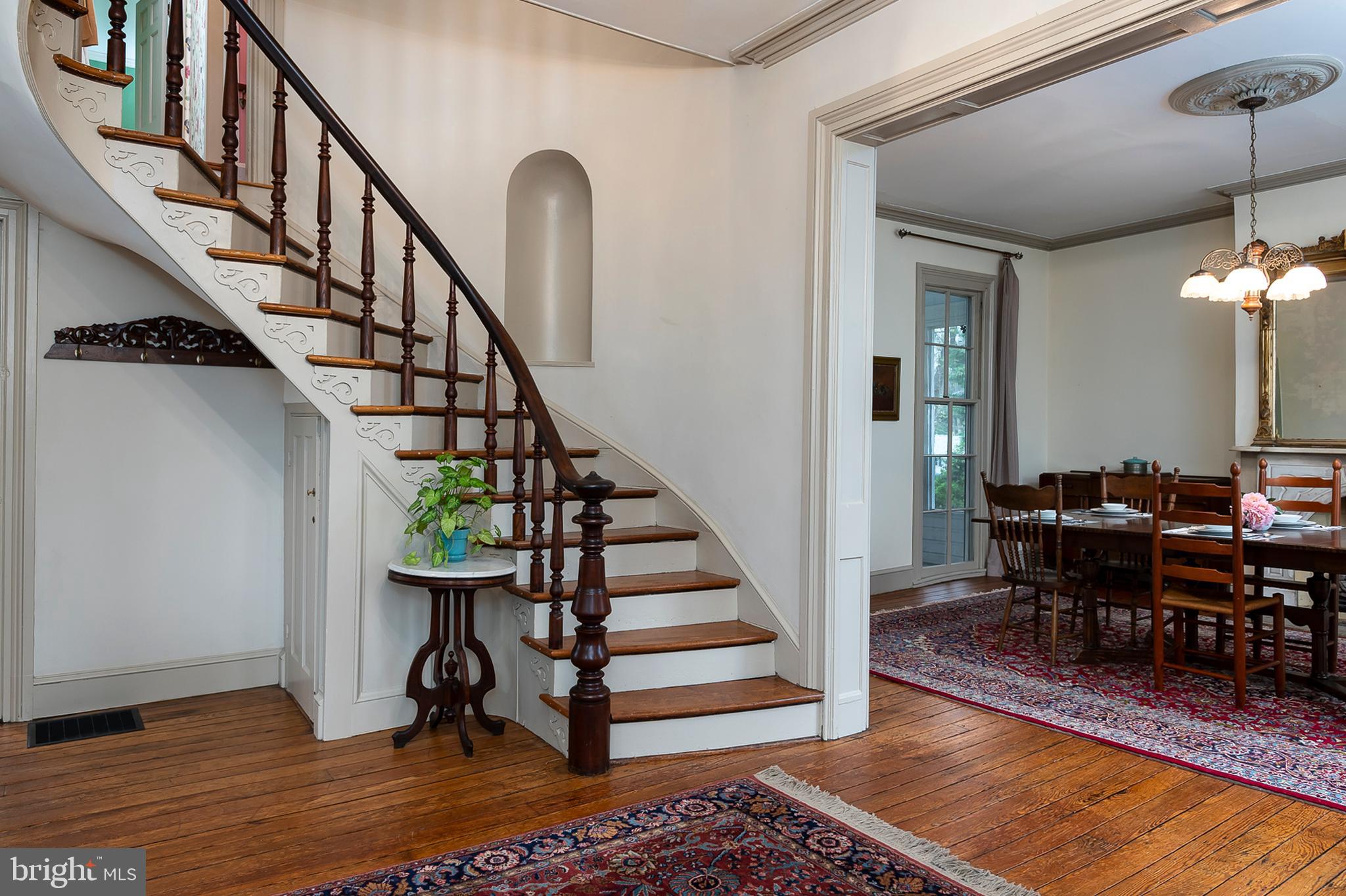 1532 South Rolling Road Baltimore, MD 21227 - Photo 7 of 37 Foyer to Dining Room