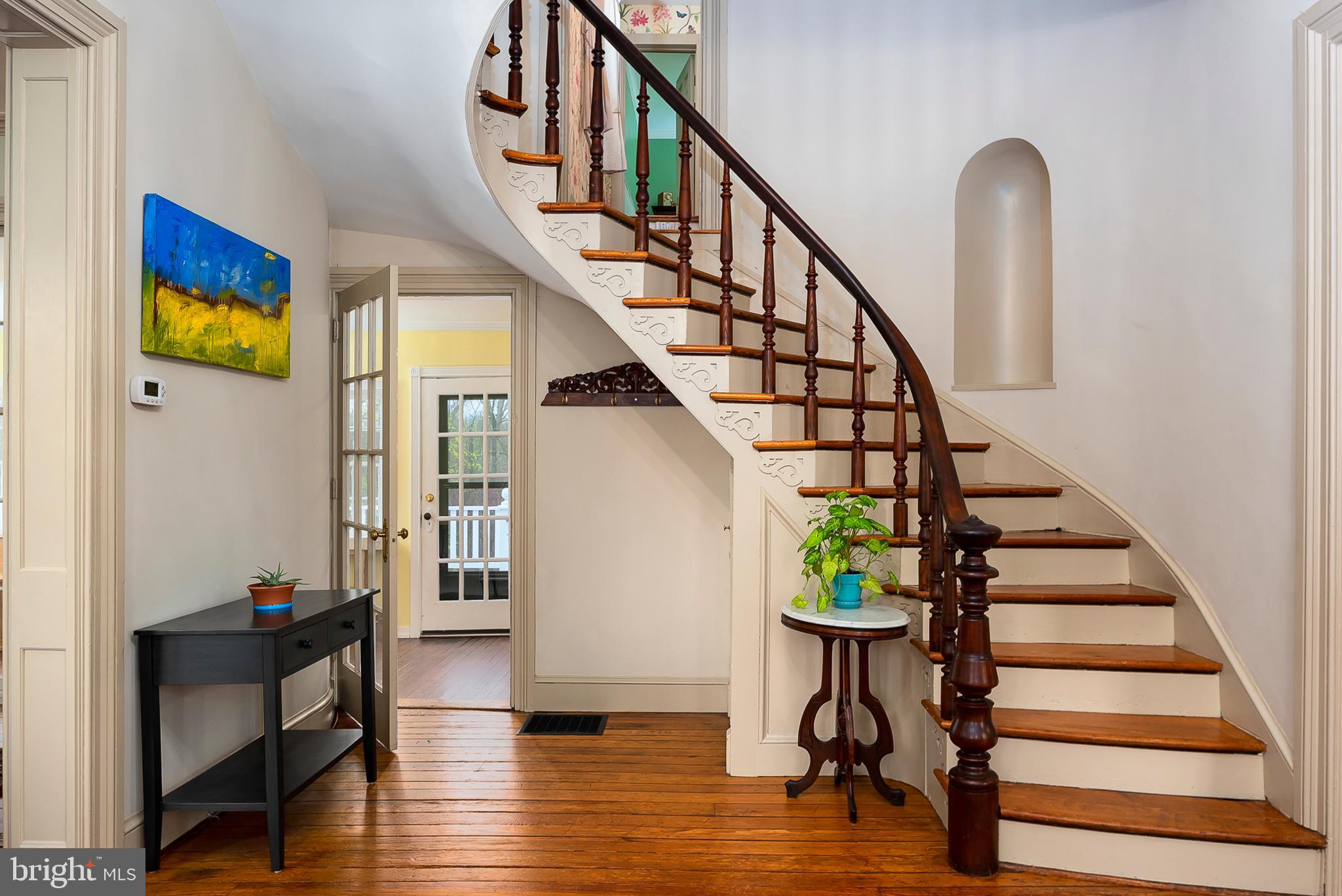 1532 South Rolling Road Baltimore, MD 21227 - Photo 10 of 37 Foyer