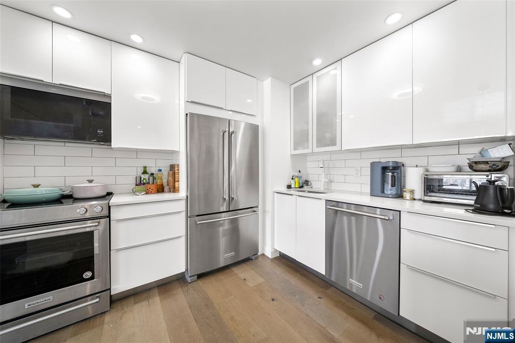 1077 River Road, Unit PH 13 Edgewater, NJ 07020 - Photo 5 of 20